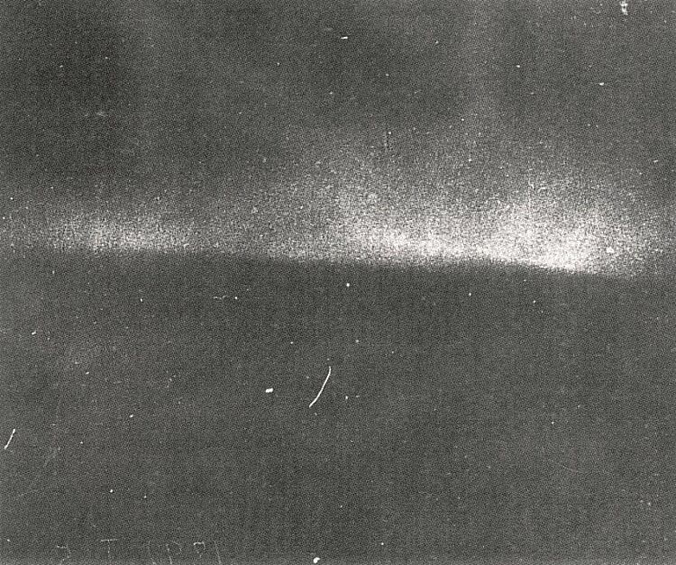 Det eldste bevarte foto av nordlyset. Tatt av den tyske forsker Martin Brendel i Bossekop i Alta 5. januar 1892.