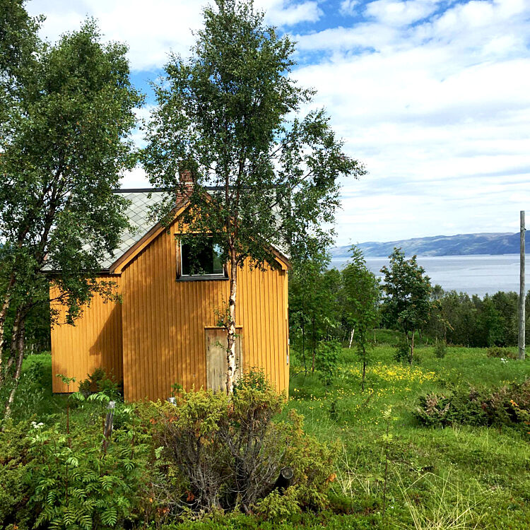 "Nilsenhuset," right next to the museum.